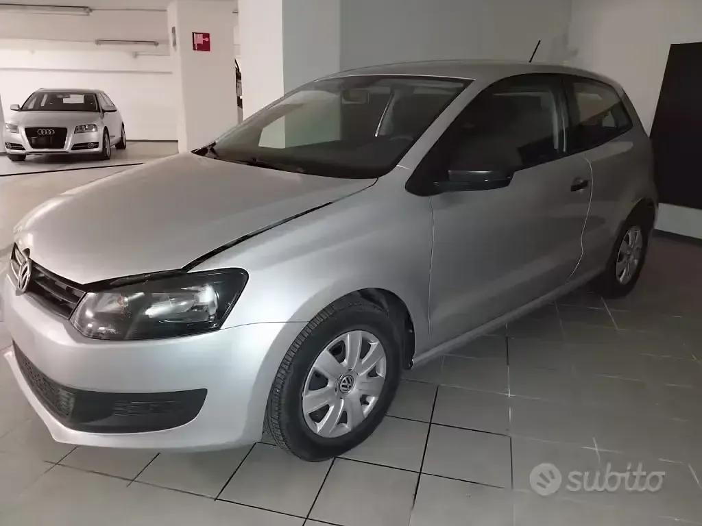 Usata VW Polo Trendline 60 CV (44 kW) 2014 Grigio Utilitaria