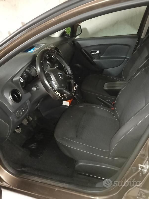 Usata Dacia Sandero Comfort 90 CV (66 kW) 2019 Marrone Berlina