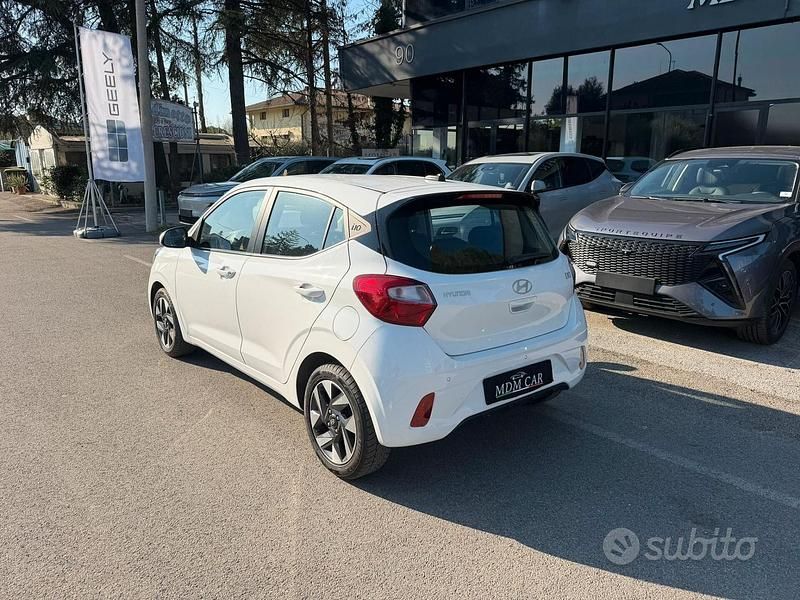 Usata Hyundai i10 67 CV (49 kW) 2023 Bianco Utilitaria