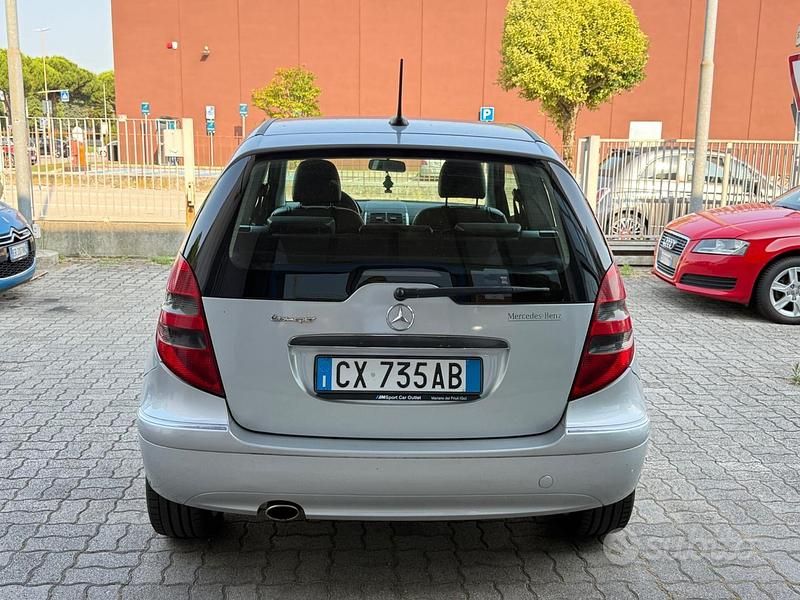 Usata Mercedes A150 Avantgarde 95 CV (69 kW) 2005 Grigio Coupé