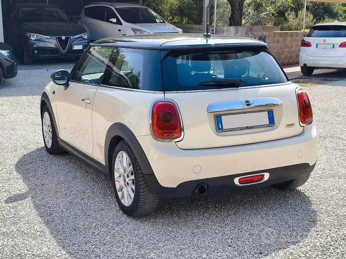 Usata Mini ONE 102 CV (75 kW) 2014 Bianco Utilitaria