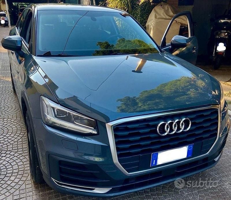 Begagnad Audi Q2 Ambiente 150 HK (110 kW) 2017 Grå SUV