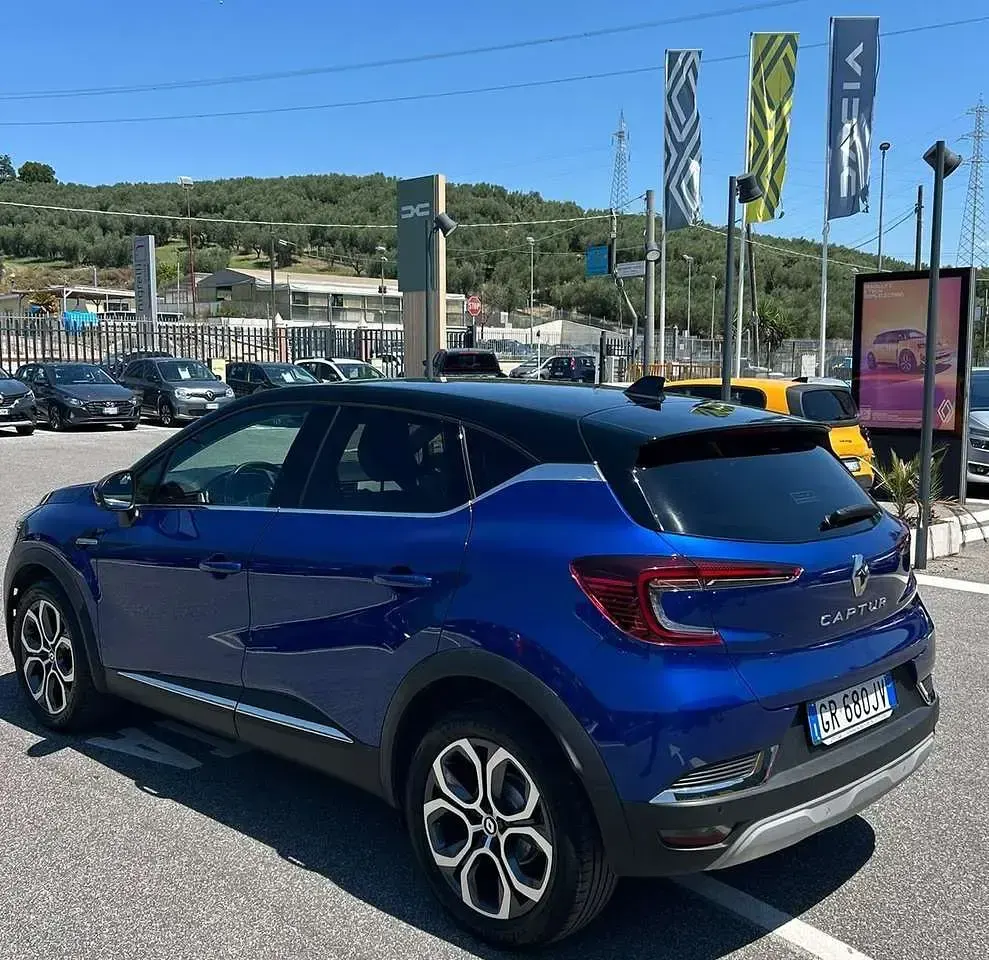 Usata Renault Captur Techno 101 CV (74 kW) 2023 Blu/azzurro SUV