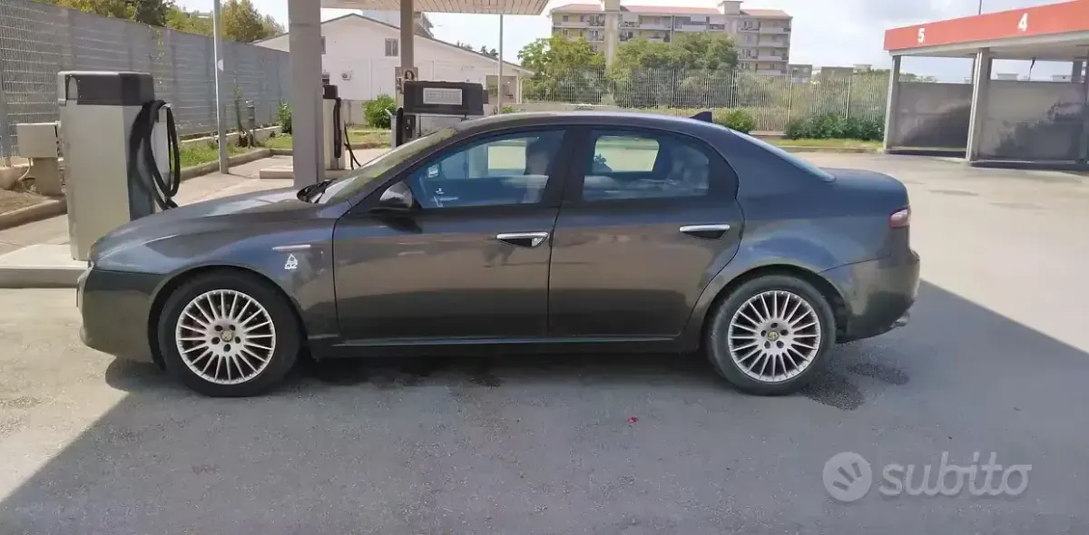 Usata Alfa Romeo 159 Exclusive 150 CV (110 kW) 2007 Grigio Berlina