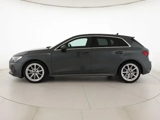 Usata Audi A3 S-Line 150 CV (110 kW) 2025 Grigio daytona perlato Berlina