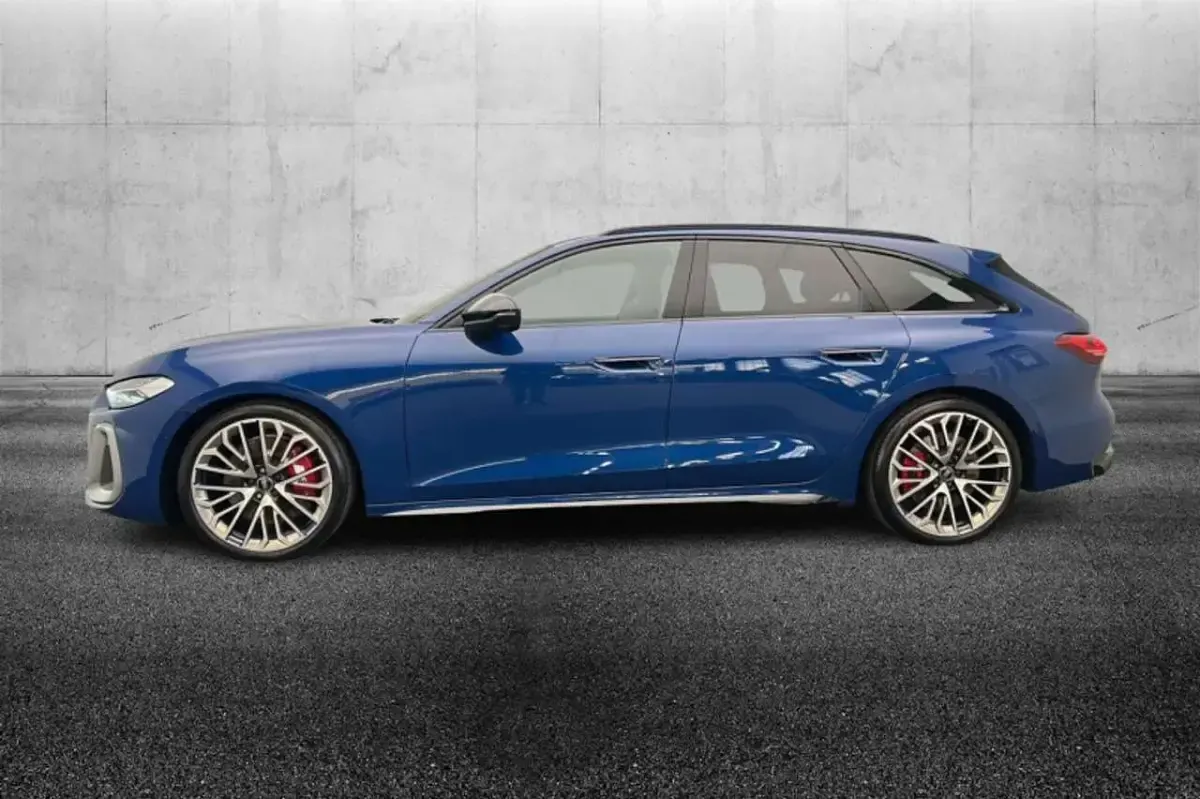 Usata Audi S5 367 CV (269 kW) 2024 Blu/azzurro Station wagon