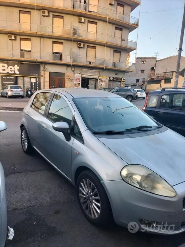 Usata Fiat Grande Punto 90 CV (66 kW) 2006 Utilitaria