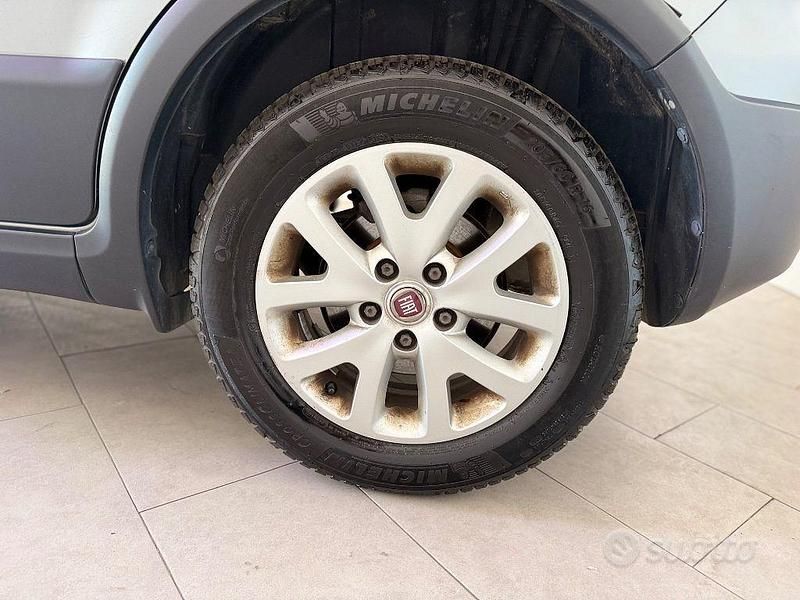 Usata Fiat Sedici Emotion 135 CV (99 kW) 2012 Grigio scuro SUV