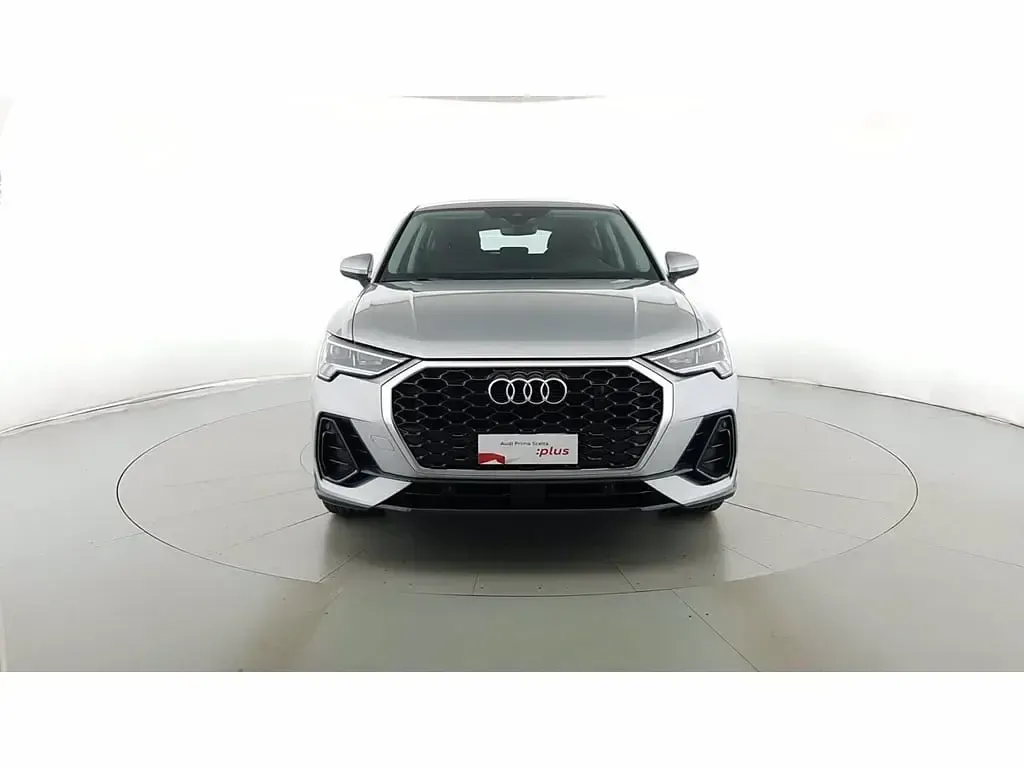 Usata Audi Q3 Sportback Business Plus 150 CV (110 kW) 2023 Argento riflesso SUV