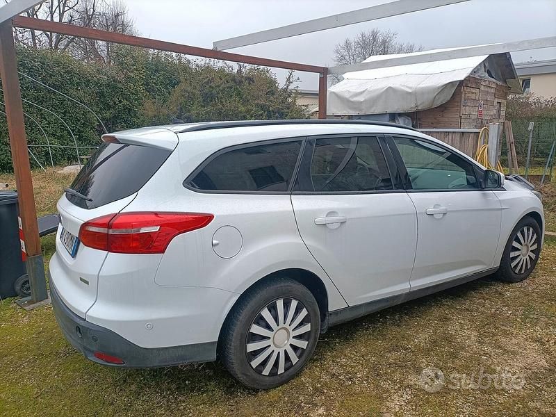 Usata Ford Focus S 101 CV (74 kW) 2016 Bianco Station wagon