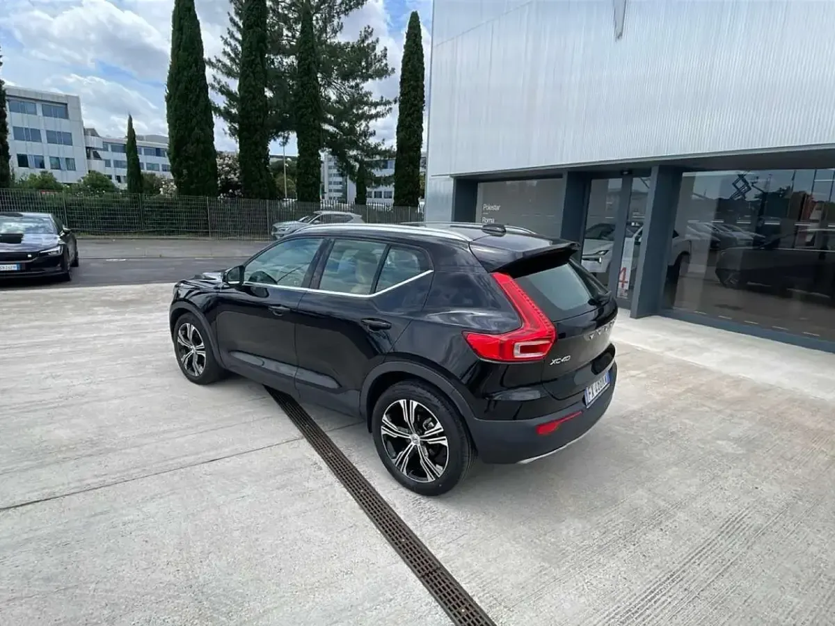 Usata Volvo XC40 Inscription 163 CV (119 kW) 2019 Nero SUV