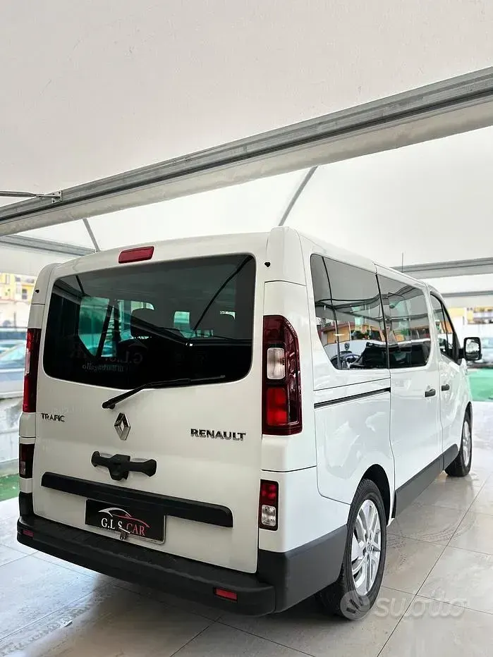Begagnad Renault Trafic Intens 120 HK (88 kW) 2021 Vit Minibuss