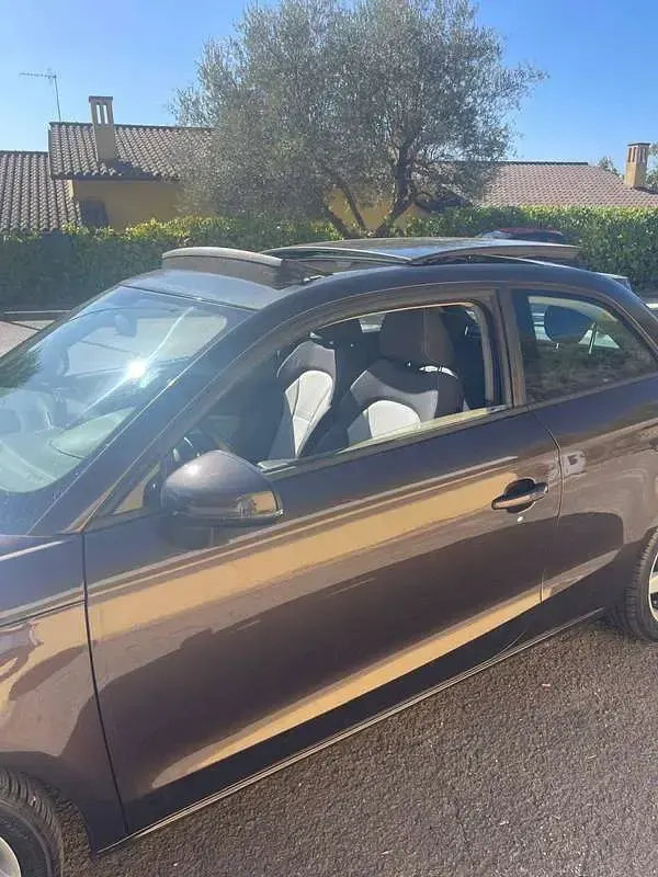 Usata Audi A1 Ambition 90 CV (66 kW) 2011 Marrone Utilitaria