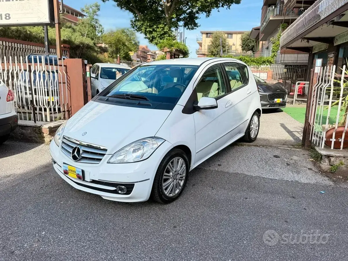 Usata Mercedes A180 Avantgarde 109 CV (80 kW) 2010 Bianco Berlina