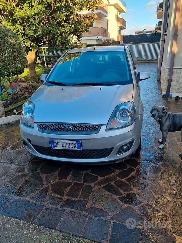 Usata Ford Fiesta 68 CV (50 kW) 2007 Utilitaria