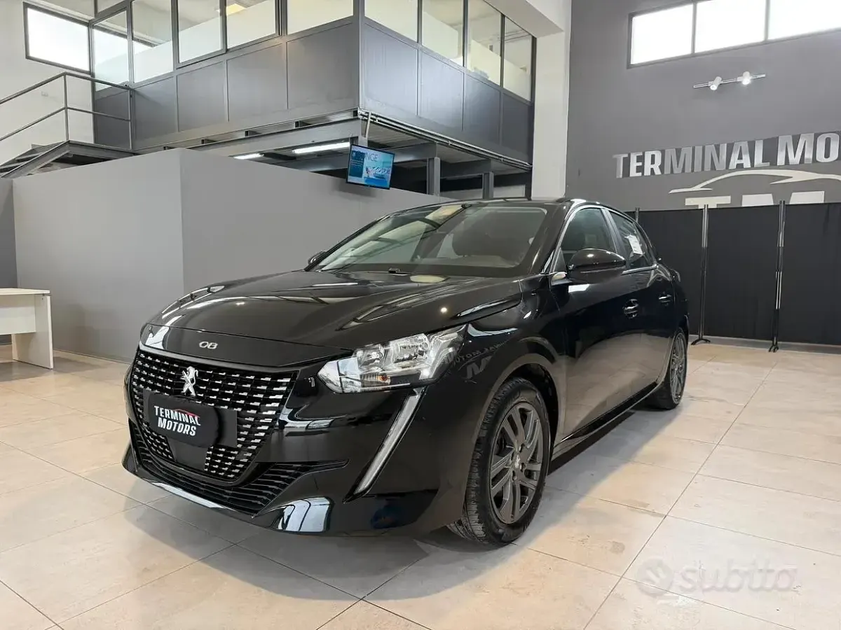 Usata Peugeot 208 Active 102 CV (75 kW) 2023 Nero Utilitaria
