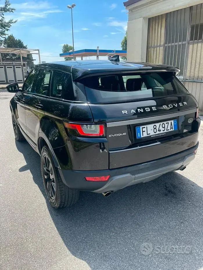 Usata Land Rover Range Rover evoque 150 CV (110 kW) 2017 Nero Station wagon
