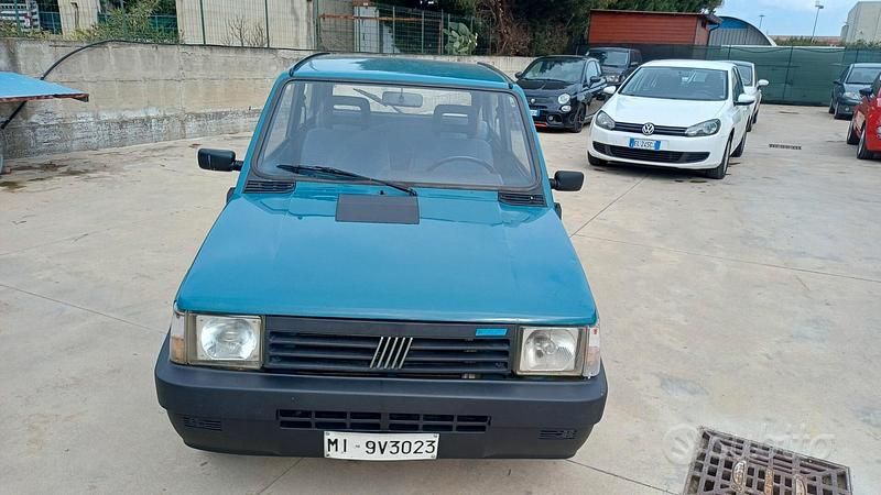 Usata Fiat 750 34 CV (25 kW) 1992 Blu Berlina