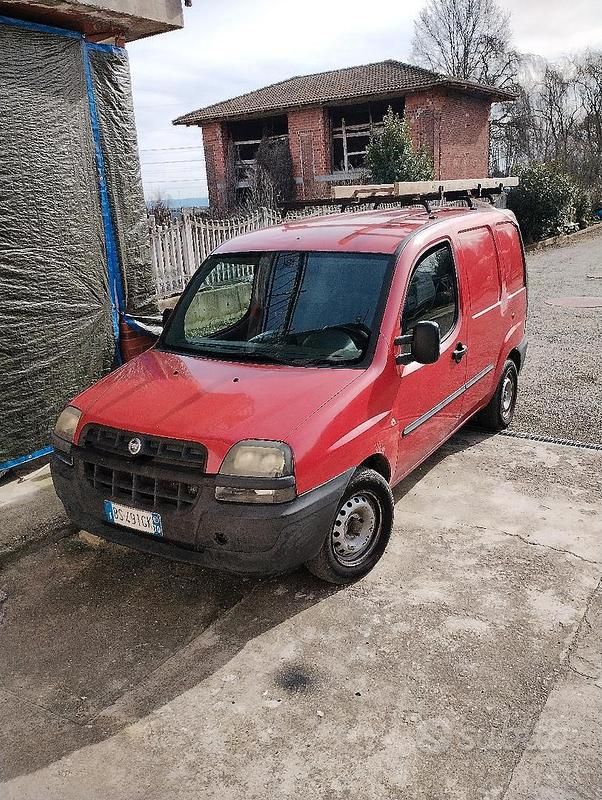 Usata Fiat Doblò 63 CV (46 kW) 2000 Rosso Monovolume