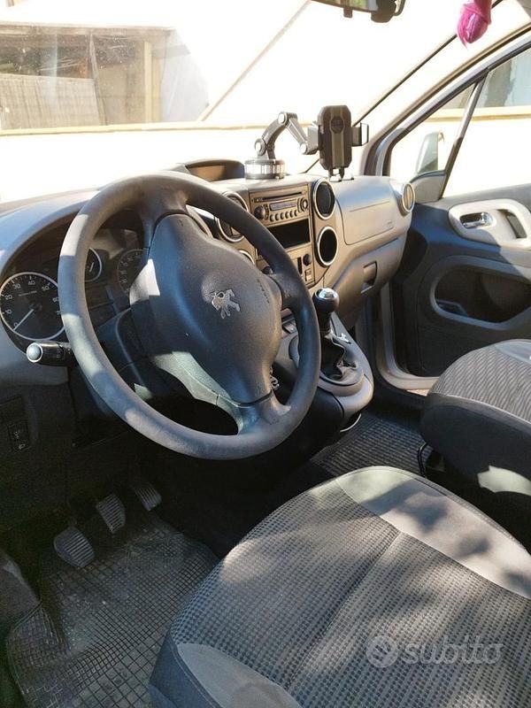 Usata Peugeot Partner 2009 Grigio Monovolume