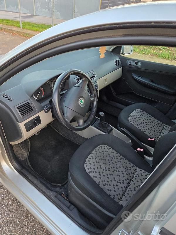 Usata Skoda Fabia 2005 Grigio Utilitaria