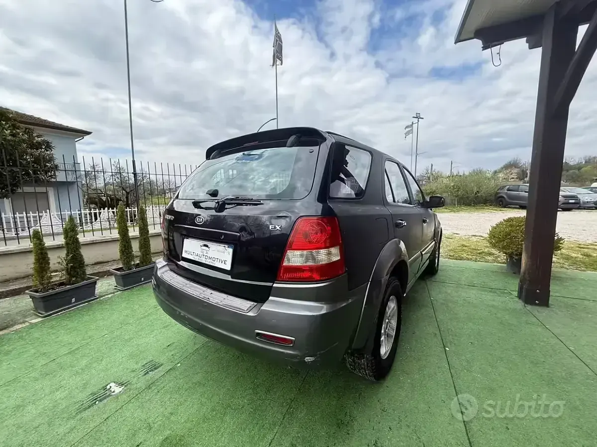 Usata Kia Sorento 140 CV (102 kW) 2002 Nero SUV