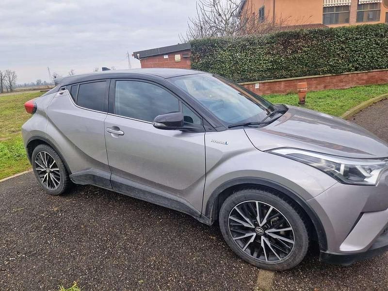 Usata Toyota C-HR Trend 98 CV (72 kW) 2018 Argento SUV