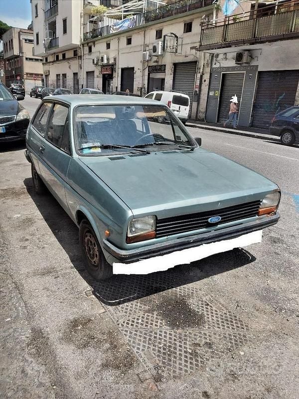 Blu Usata 1980 Ford Fiesta Due volumi | 1000 € - Immagine 1/1