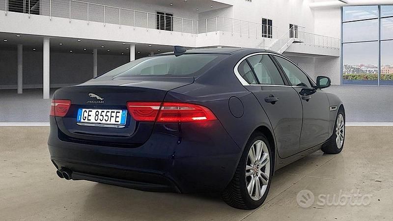 Usata Jaguar XE Business Edition 180 CV (132 kW) 2017 Azzurro metallizzato Berlina
