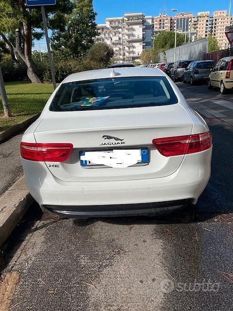 Usata Jaguar XE 180 CV (132 kW) 2018 Bianco Berlina