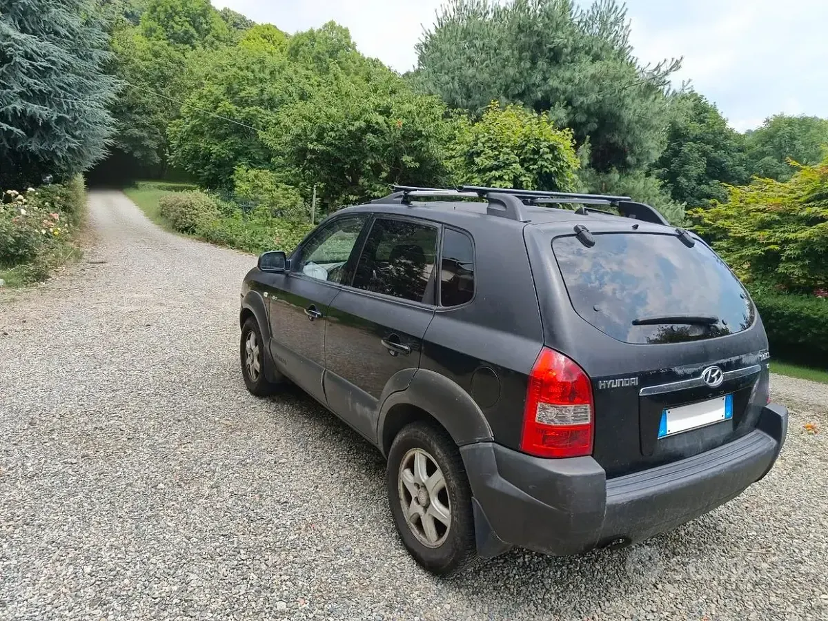Usata Hyundai Tucson Dynamiq 113 CV (83 kW) 2005 Nero SUV