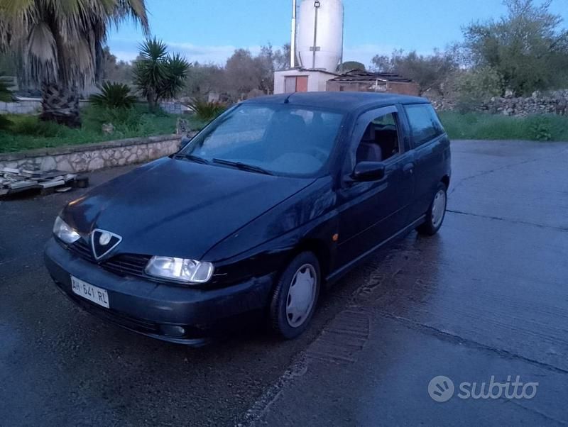 Usata Alfa Romeo 145 103 CV (75 kW) 1996 Utilitaria