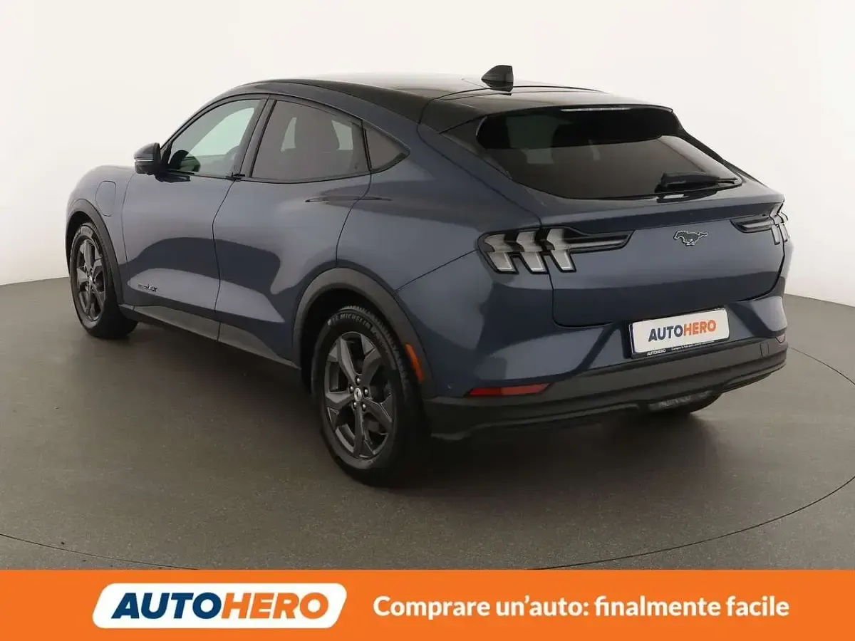Usata Ford Mustang Mach-E 216 kW (294 CV) 2021 Blu/azzurro SUV