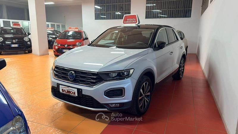 Bianco Usata 2019 VW T-Roc Style SUV | 17.900 € (Molto cara) - Immagine 1/4