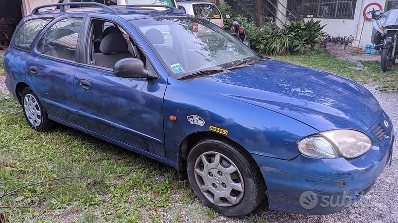 Usata Hyundai Lantra 114 CV (83 kW) 2000 Blu Berlina