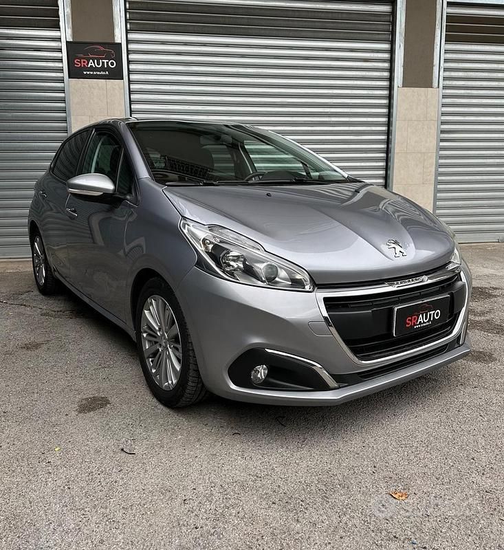 Usata Peugeot 208 Allure 101 CV (74 kW) 2019 Grigio Utilitaria