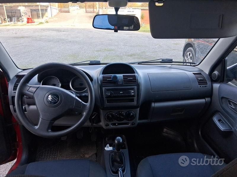 Usata Suzuki Ignis 99 CV (72 kW) 2005 Rosso Utilitaria
