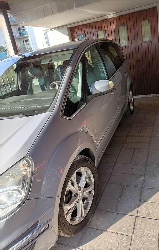Usata Ford S-MAX Titanium 163 CV (119 kW) 2011 Monovolume