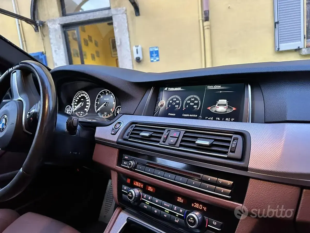 Usata BMW 525 Comfort Edition 218 CV (160 kW) 2016 Blu Station wagon