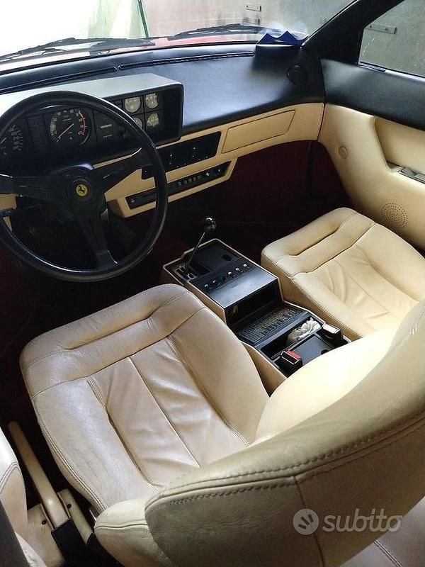 Usata Ferrari Mondial 214 CV (157 kW) 1981 Rosso Coupé