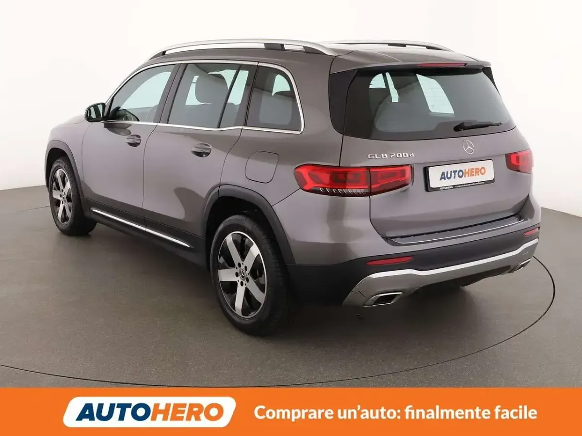 Usata Mercedes GLB200 150 CV (110 kW) 2021 Grigio SUV