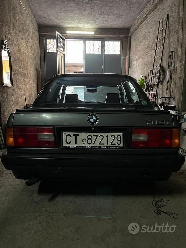 Usata BMW 318 116 CV (85 kW) 1989 Grigio Berlina