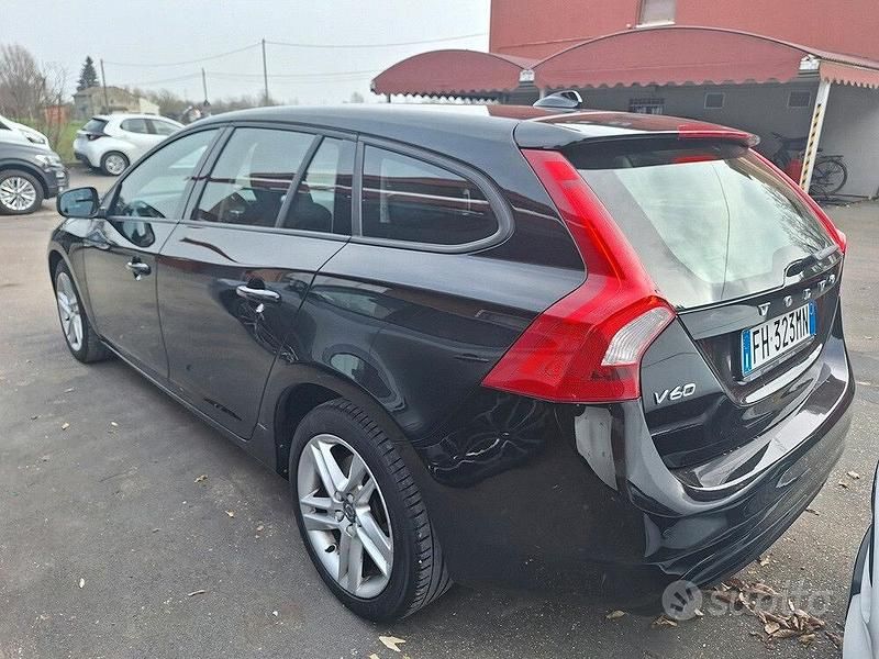 Usata Volvo V60 Kinetic 2017 Nero Station wagon