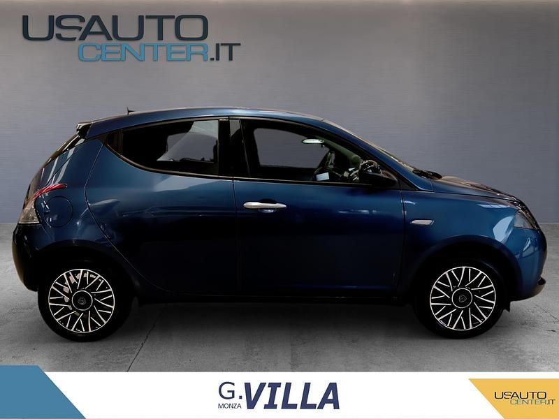 Usata Lancia Ypsilon Gold 70 CV (51 kW) 2022 Nero Utilitaria