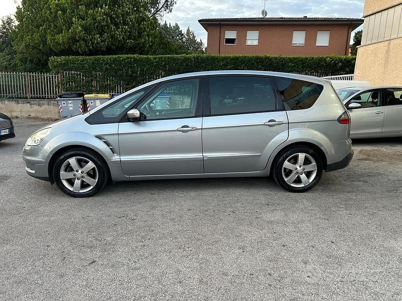Usata Ford S-MAX S 140 CV (102 kW) 2007 Grigio Monovolume