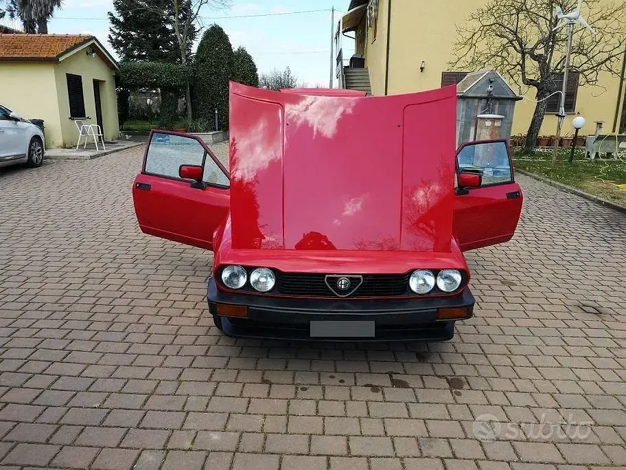 Usata Alfa Romeo Alfetta 130 CV (95 kW) 1982 Rosso Coupé