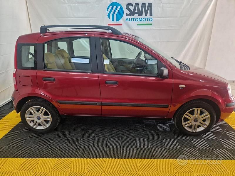 Usata Fiat Panda Dynamic 60 CV (44 kW) 2004 Rosso Utilitaria