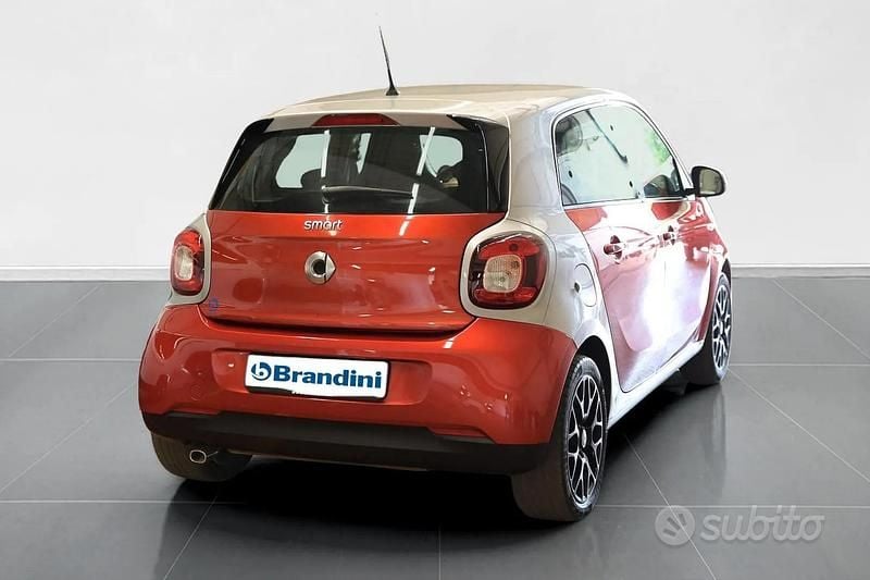 Usata Smart ForFour Passion 90 CV (66 kW) 2017 Rosso Utilitaria