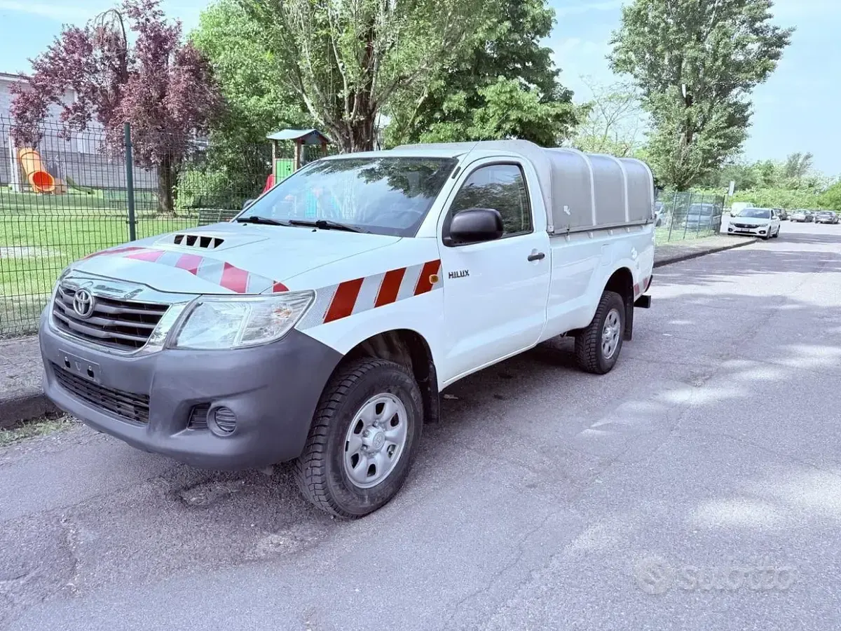 Usata Toyota HiLux 144 CV (105 kW) 2013 Bianco Pick-up