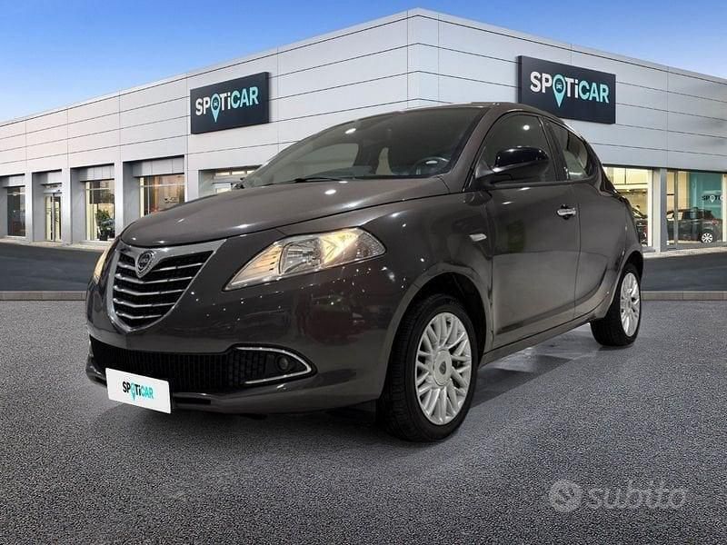 Grigio Usata 2014 Lancia Ypsilon Gold Due volumi | 7950 € (Buon prezzo) - Immagine 1/4